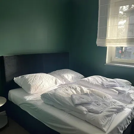 4 Park Apartment *