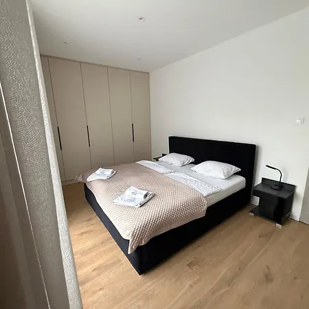 Duzy 3 Park Апартаменти Острув-Велькопольський