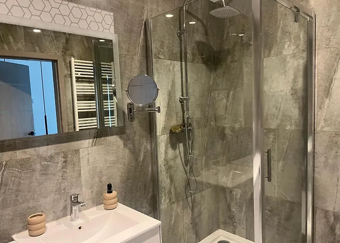 Duzy 3 Park アパート